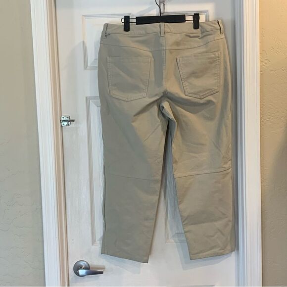 Lululemon ABC Relaxed-Fit Crop Pant *Utilitech
Raw Linen Size 34 - Picture 2 of 10